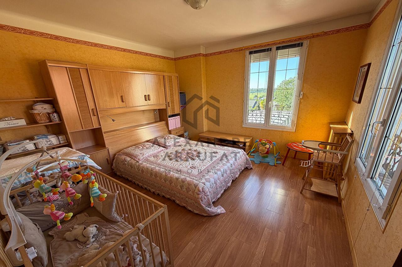 Maison 9&nbsp;pièces VARENNES JARCY