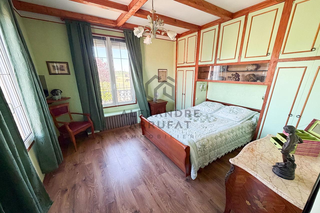 Maison 9&nbsp;pièces VARENNES JARCY