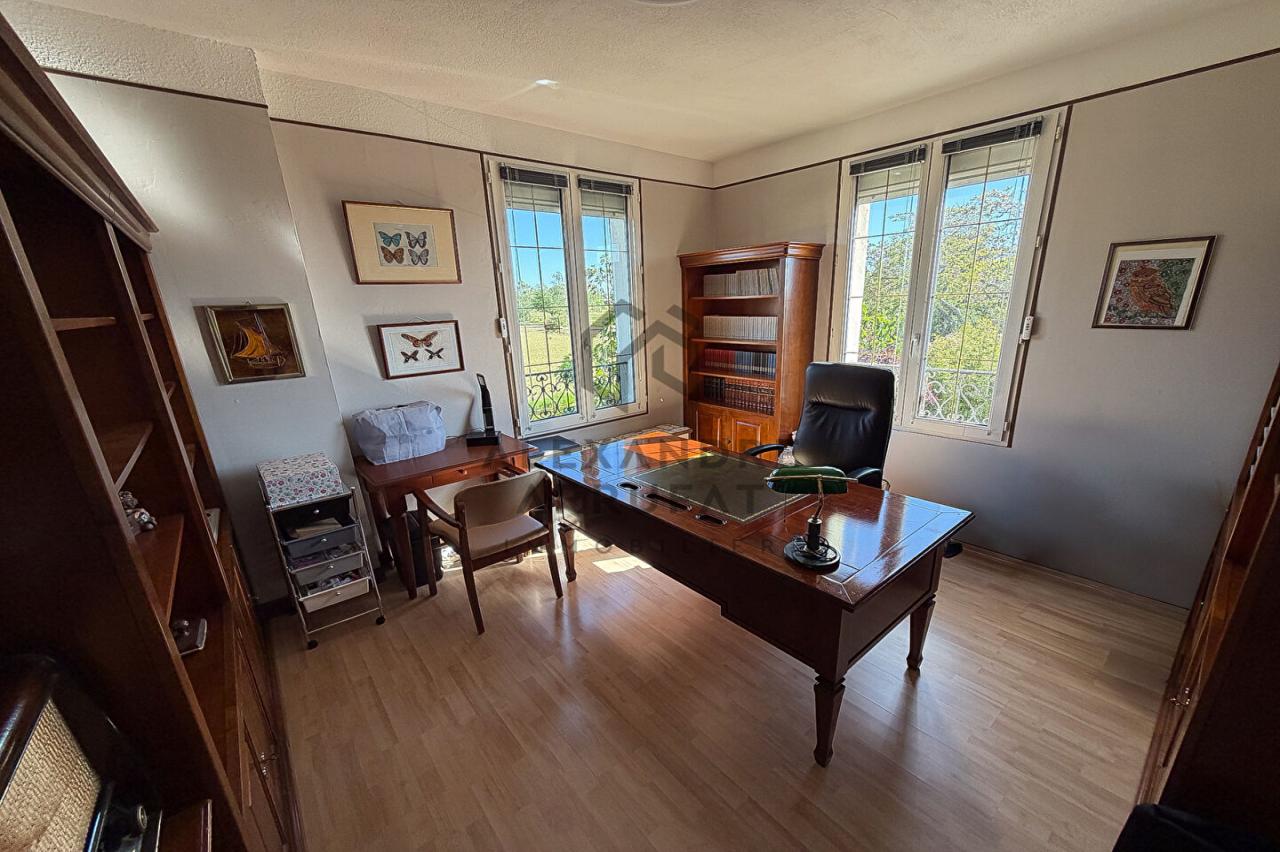 Maison 9&nbsp;pièces VARENNES JARCY