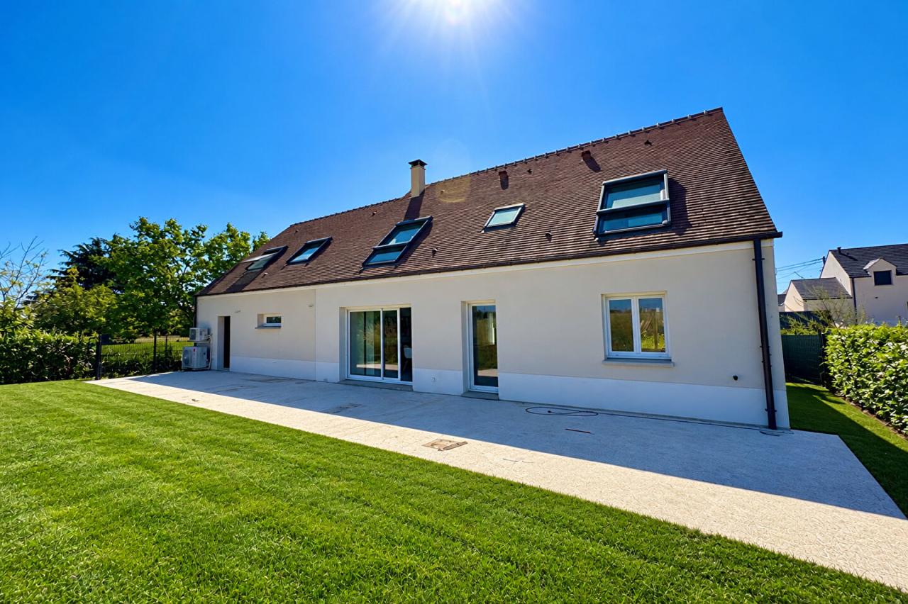 Maison 8 pièces EVRY GREGY SUR YERRE Maison 8 pièces EVRY GREGY SUR YERRE