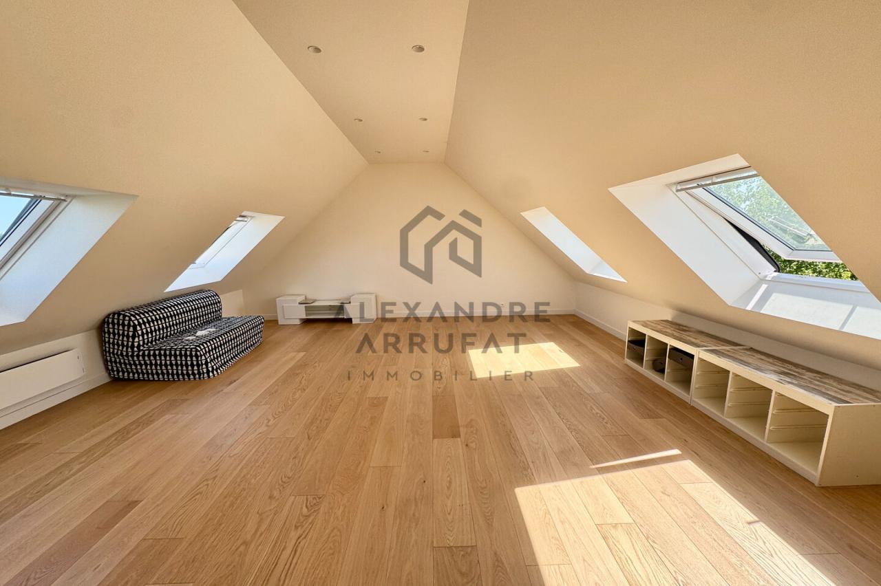 Maison 8&nbsp;pièces EVRY GREGY SUR YERRE