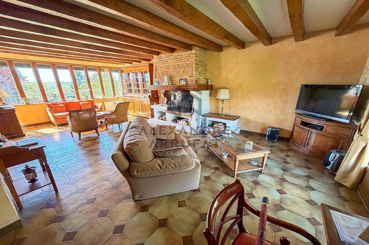 Maison 7&nbsp;pièces VARENNES JARCY