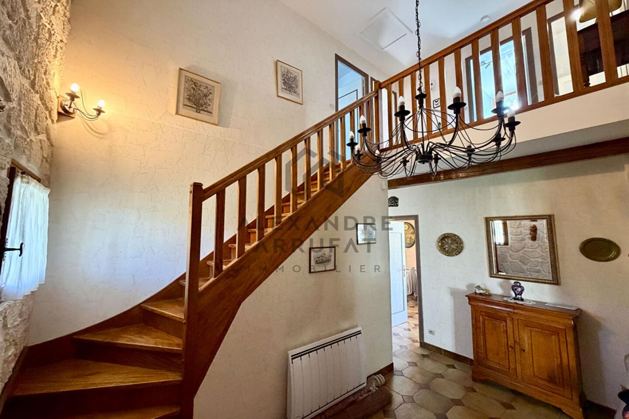 Maison 7&nbsp;pièces VARENNES JARCY