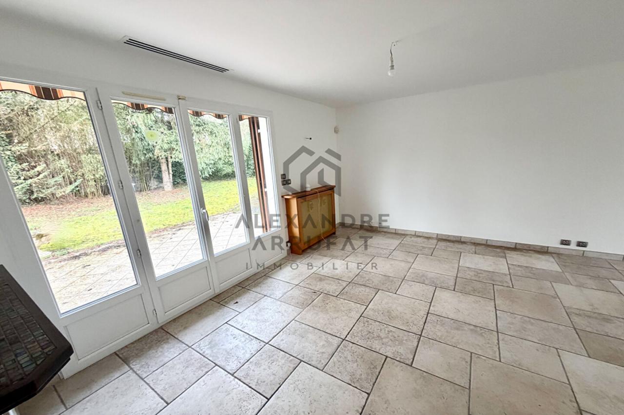 Maison 5&nbsp;pièces VARENNES JARCY