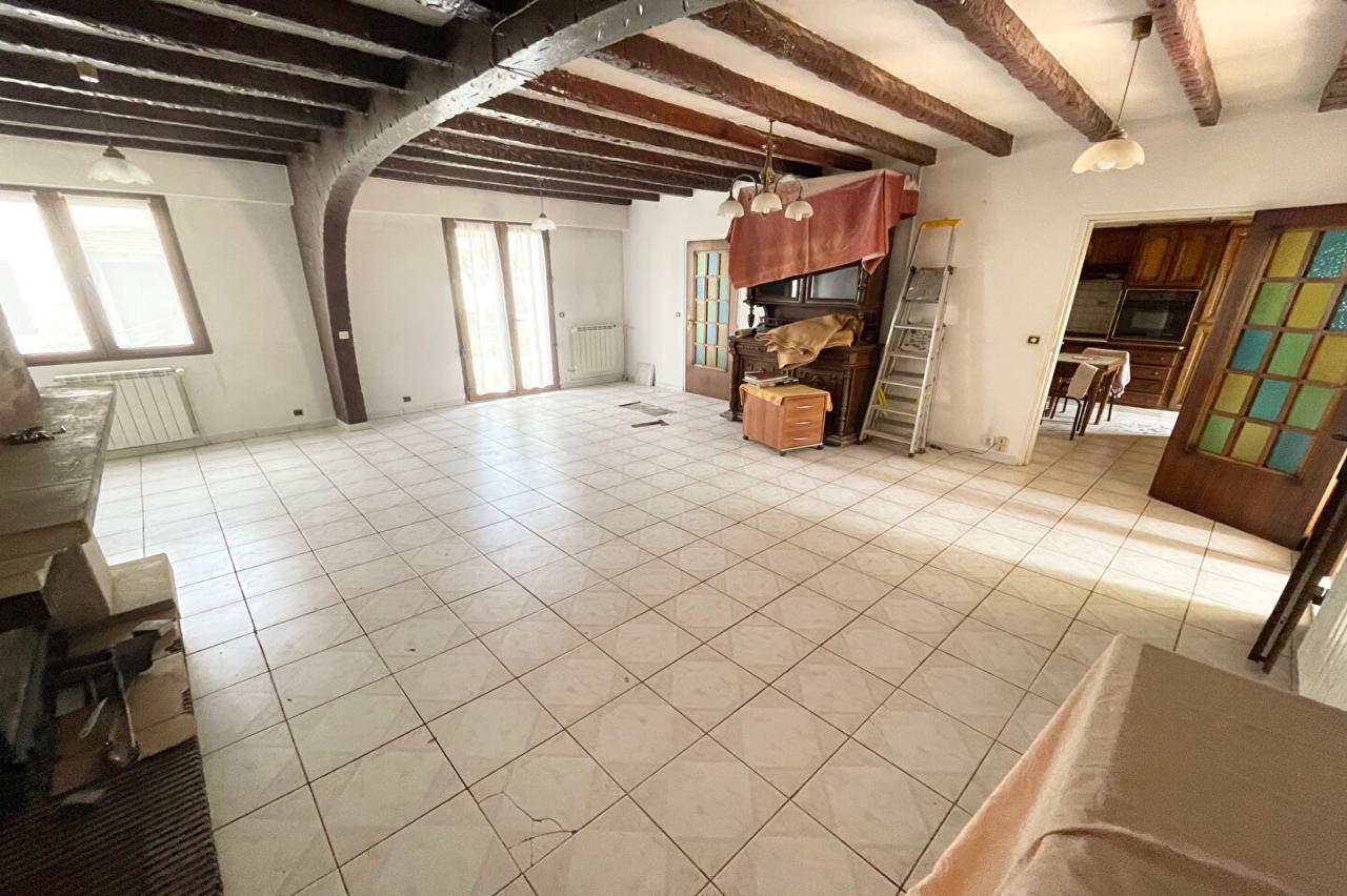 Maison 8&nbsp;pièces COMBS LA VILLE