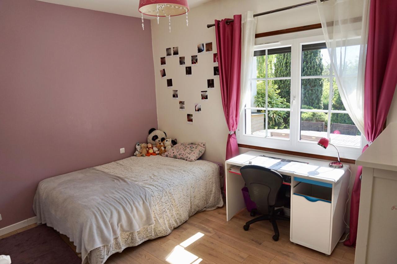 Maison 8&nbsp;pièces VILLECRESNES