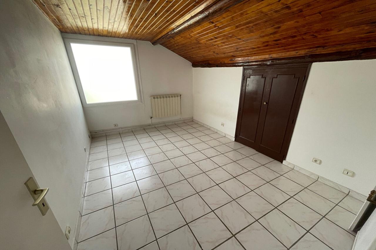 Maison 8&nbsp;pièces COMBS LA VILLE